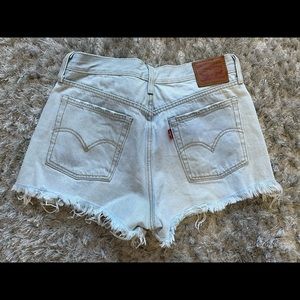Levi’s Womens jean shorts. Size 29